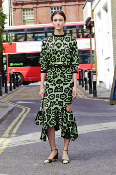 Look 12